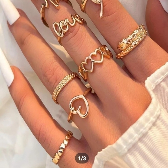 8 piece Stylish Ring set - Picture 4 of 4